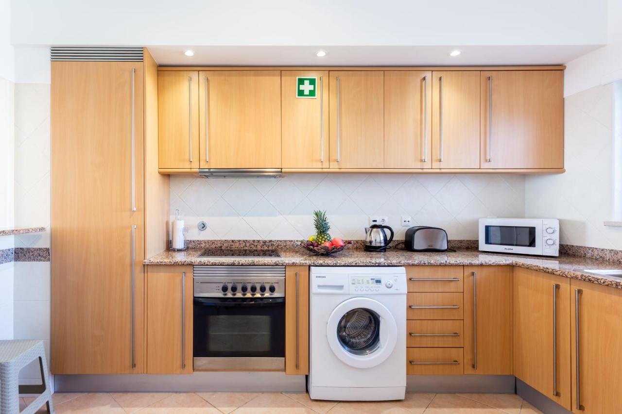 Lovely 2 Bedroom Apartment Including Pool, Stunning Ocean Views & Beach Closeby Luz Esterno foto