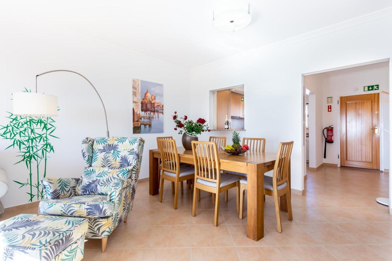 Lovely 2 Bedroom Apartment Including Pool, Stunning Ocean Views & Beach Closeby Luz Esterno foto